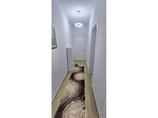 Tirane, jepet me qera apartament 1+1+Ballkon Kati 5, 74 m² 500 € (don bosko)