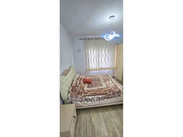 Tirane, jepet me qera apartament 1+1+Ballkon Kati 5, 74 m² 500 € (don bosko)