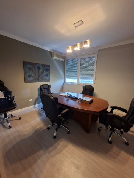 Tirane, jepet me qera ambjent biznesi Kati 4, 105 m² 700 € (gjykata)