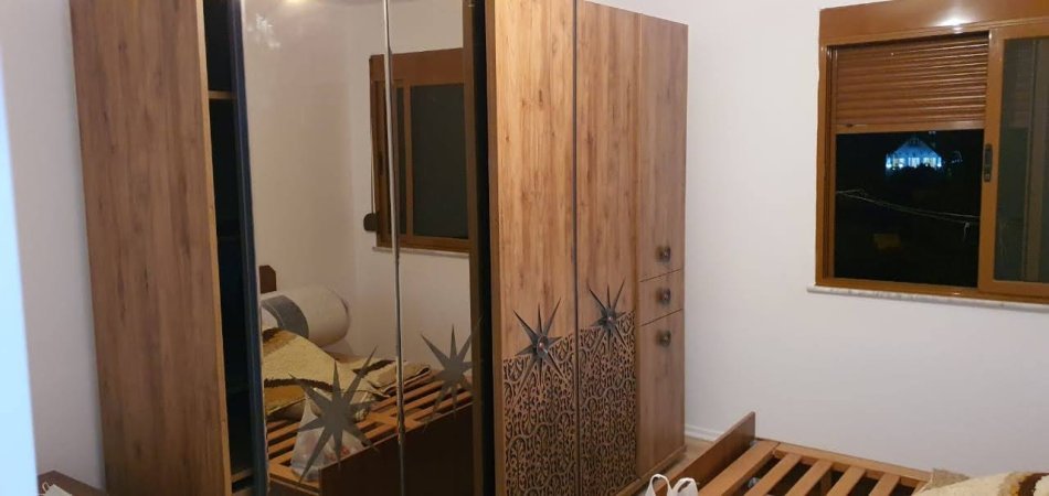 Tirane, jepet me qera apartament 2+1 Kati 4, 85 m² 550 € (brryli)