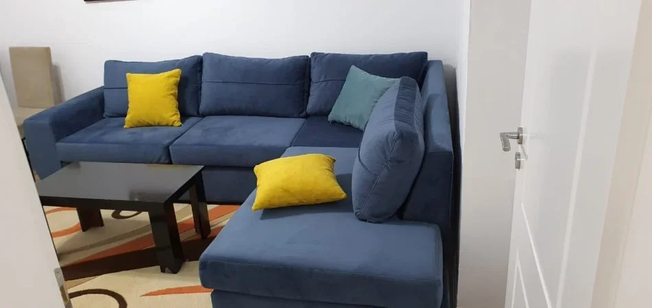 Tirane, jepet me qera apartament 2+1 Kati 4, 85 m² 550 € (brryli)