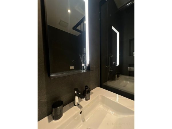 Tirane, jepet me qera apartament 1+1+Ballkon Kati 2, 70 m² 850 € (rruga e kavajes)