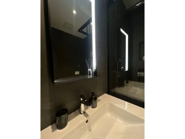 Tirane, jepet me qera apartament 1+1+Ballkon Kati 2, 70 m² 850 € (rruga e kavajes)