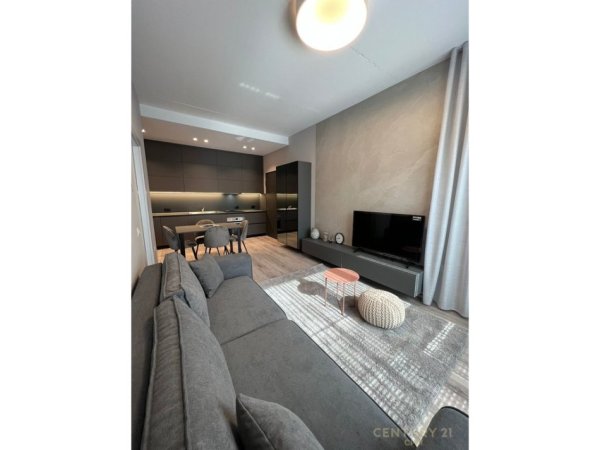 Tirane, jepet me qera apartament 1+1+Ballkon Kati 2, 70 m² 850 € (rruga e kavajes)