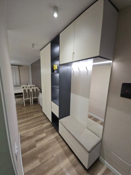 Tirane, jepet me qera apartament 2+1 Kati 1, 98 m² 600 € (yzberisht)