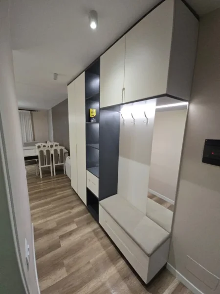 Tirane, jepet me qera apartament 2+1 Kati 1, 98 m² 600 € (yzberisht)