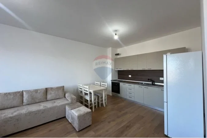 Tirane, jepet me qera apartament 1+1 , 70 m² 550 € (Don Bosco prane vizion plus)