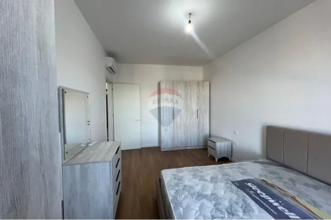 Tirane, jepet me qera apartament 1+1 , 70 m² 550 € (Don Bosco prane vizion plus)