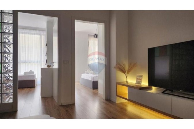Tirane, jepet me qera 2+1 , 80 m² 800 € (21 dhjetori)