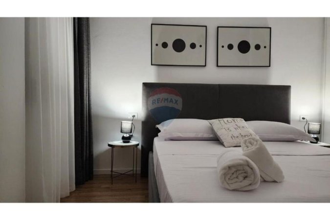 Tirane, jepet me qera 2+1 , 80 m² 800 € (21 dhjetori)