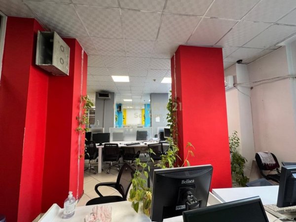 Tirane, jepet me qera ambjent biznesi Kati 1, 320 m² 2.600 € (myslym shyri)
