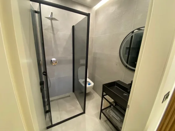 Tirane, jepet me qera apartament 2+1+Aneks+Ballkon Kati 8, 1.400 € (Rruga Liman kaba)