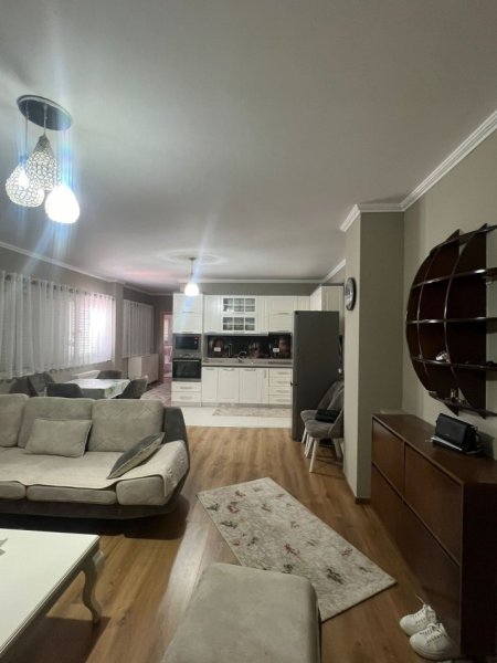 Tirane, jepet me qera apartament 2+1 Kati 8, 105 m² 600 € (don bosko)