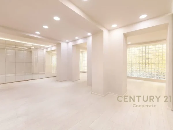 Tirane, jepet me qera ambjent biznesi Kati 4, 120 m² 2.500 € (shallvaret)