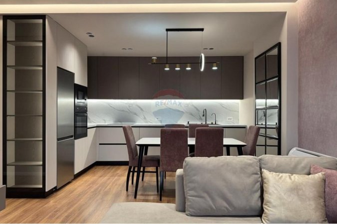 Tirane, jepet me qera apartament 1+1+Ballkon , 75 m² 750 € (Rruga 4 Deshmoret)