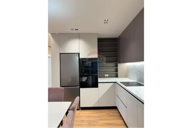 Tirane, jepet me qera apartament 1+1+Ballkon , 75 m² 750 € (Rruga 4 Deshmoret)