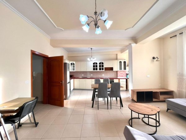 Me Qera: 2+1 & 2Ballkone 📍Selvia - Siper Gjimn. Partizani | kati: 3, 100m2 NETO | 57,000Leke/muaj