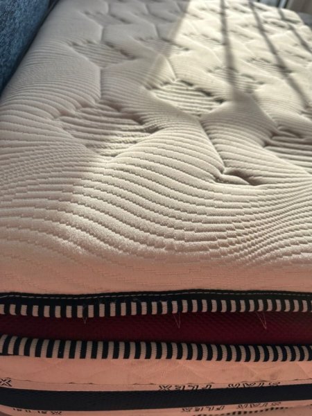 Tirane, shes shes dyshek dopio 60 euro ne gjendje perfekte 60 €