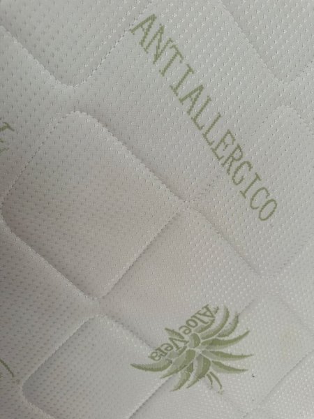 Tirane, shes shes dyshek tek 30 euro ne gjendje perfekte 30 €