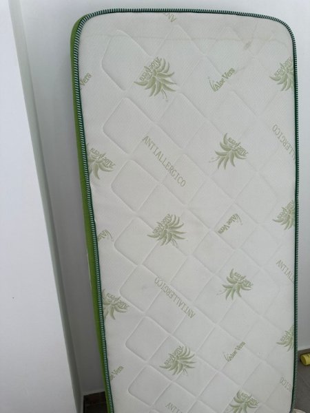 Tirane, shes shes dy dyshek dopio dhe tek 90 euro te dy ne gjendje perfekte 90 €