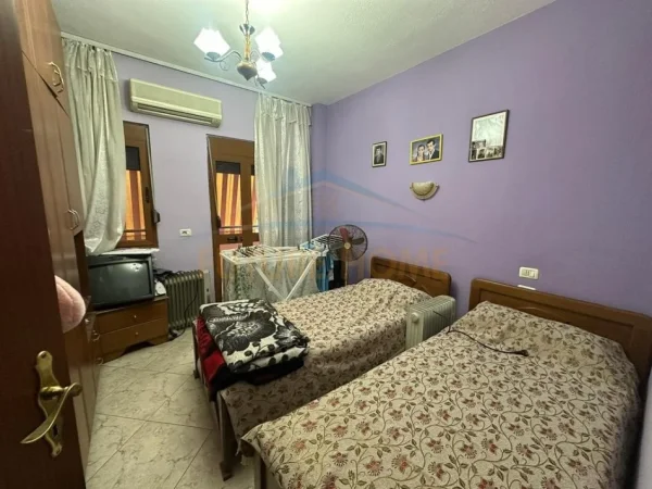 Tirane, shitet apartament 3+1+Ballkon Kati 3, 120 m² 220.000 € (Oxhaku)