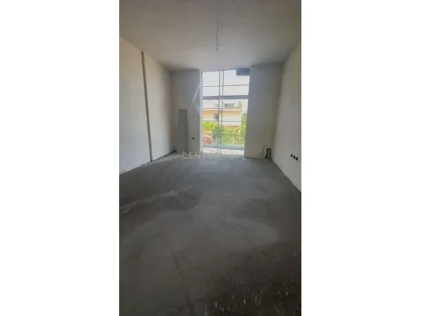 Tirane, shitet apartament Kati 4, 75.000 € 