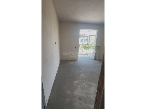 Tirane, shitet apartament Kati 4, 75.000 € 