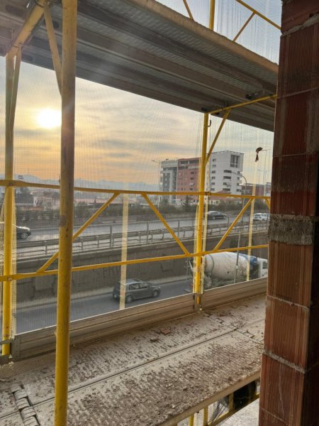 Tirane, shitet apartament 2+1+Ballkon Kati 2, 100 m² 120.000 € (Tirana New Entry Okazion 1200€/m2 )