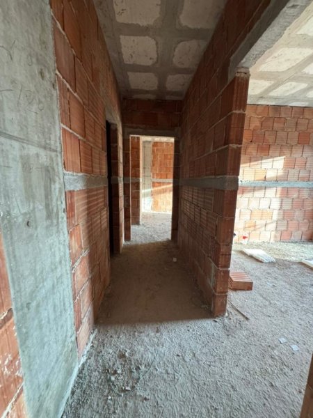 Tirane, shitet apartament 2+1+Ballkon Kati 2, 100 m² 120.000 € (Tirana New Entry Okazion 1200€/m2 )