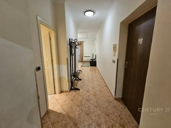 Tirane, jepet me qera apartament 3+1+Ballkon Kati 1, 117 m² 800 € (shkolla e baletit)