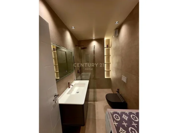Tirane, jepet me qera apartament 3+1+Ballkon Kati 5, 120 m² 1.800 € (siri kodra)