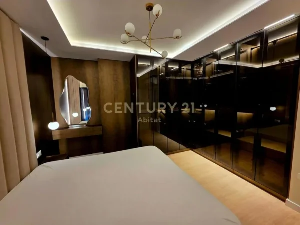 Tirane, jepet me qera apartament 3+1+Ballkon Kati 5, 120 m² 1.800 € (siri kodra)