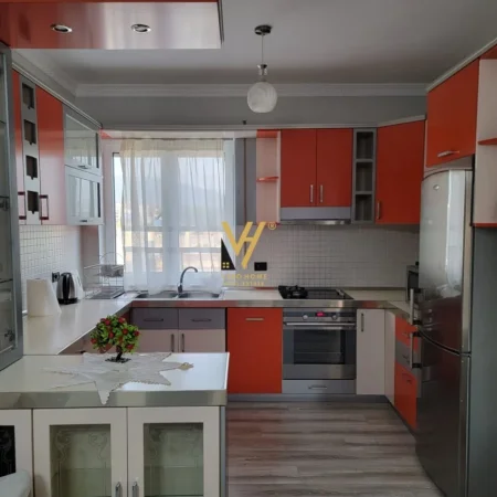 Tirane, jepet me qera apartament 2+1+Ballkon Kati 5, 110 m² 900 € (KOMUNA E PARISIT)