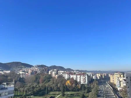 Tirane, shitet apartament 3+1+2+Verande Kati 9, 179 m² 700.000 € (Lake View Residences)