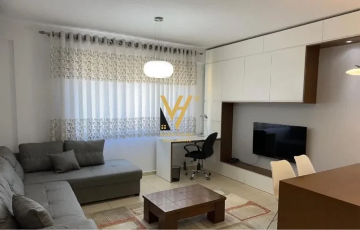 Tirane, jepet me qera apartament 1+1+Ballkon Kati 4, 70 m² 620 € (5 MAJI)