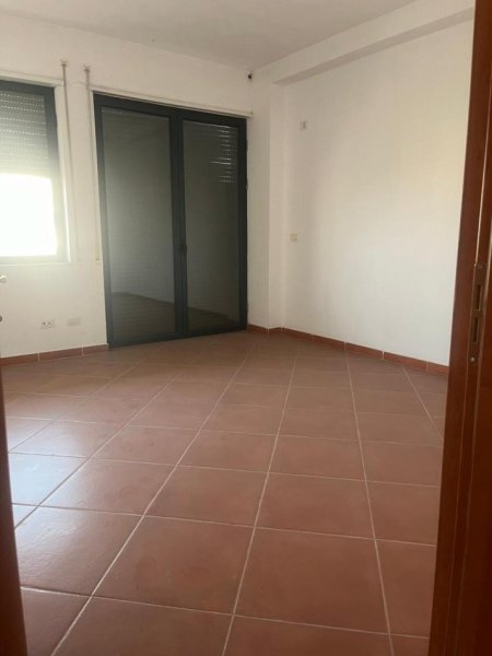Tirane, shitet apartament 2+1+Aneks+Ballkon Kati 5, me134 m² (Rruga Bill Klinton)