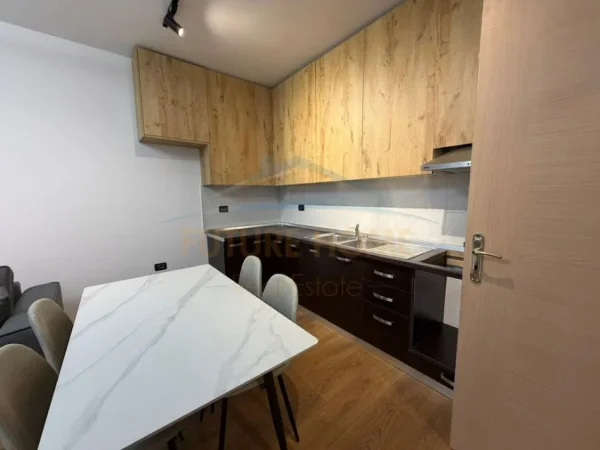 Tirane, shitet apartament 2+1 Kati 8, 80 m² 127.000 € (New Ring Unaza e re)