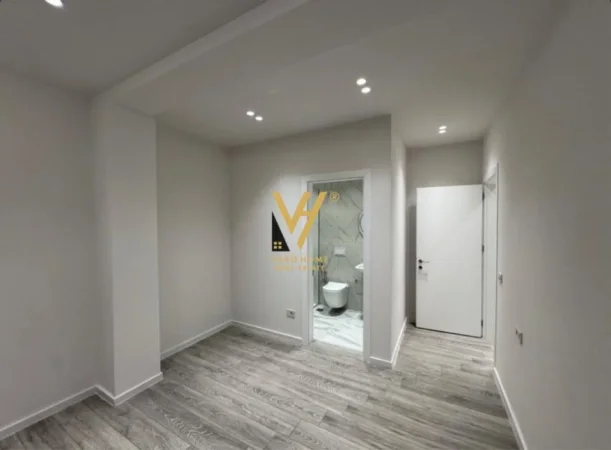 Tirane, jepet me qera apartament 2+1+Ballkon Kati 12, 104 m² 1.100 € (MINE PEZA)