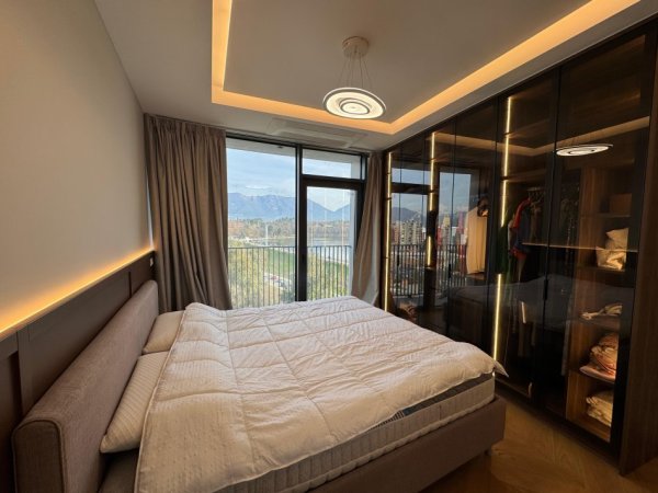 Tirane, shitet apartament 2+1 Kati 6, 135 m²  (Liqeni i Tiranes)