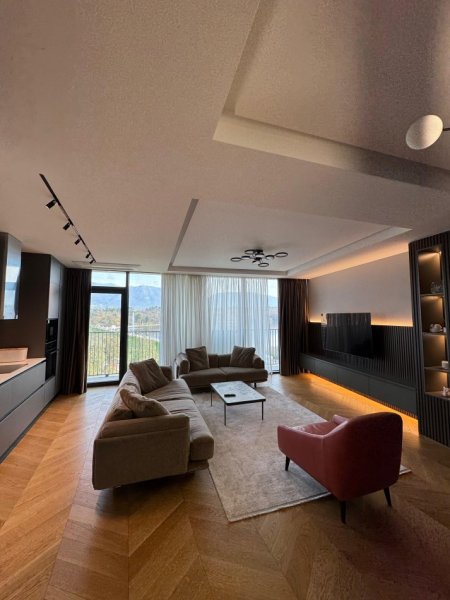 Tirane, shitet apartament 2+1 Kati 6, 135 m²  (Liqeni i Tiranes)