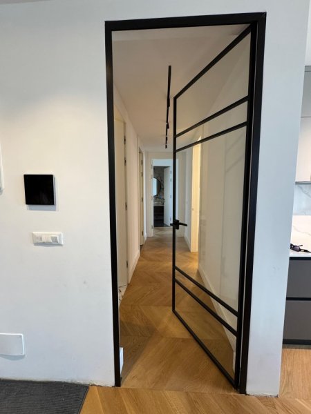 Tirane, shitet apartament 2+1 Kati 6, 135 m²  (Liqeni i Tiranes)