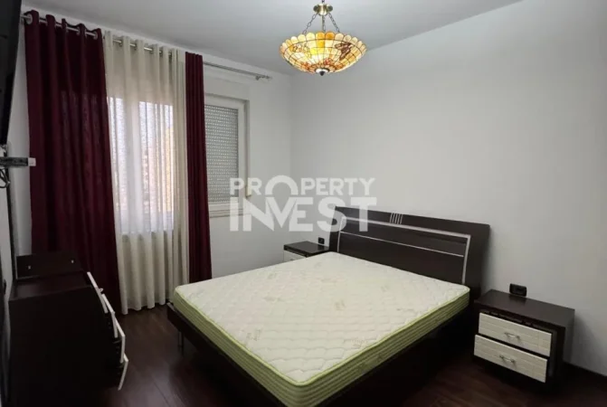 Tirane, jepet me qera apartament 2+1 Kati 8, 90 m² 900 € (Sheshi Wilson)