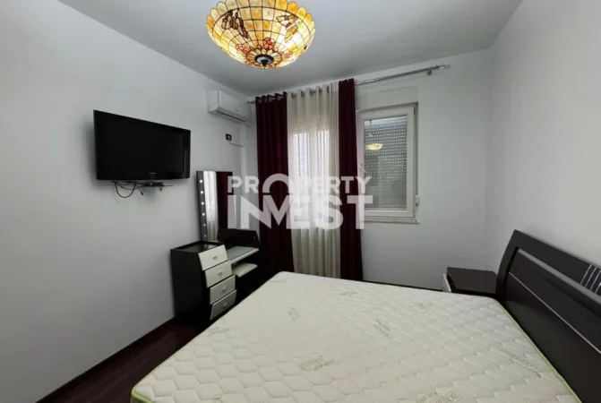 Tirane, jepet me qera apartament 2+1 Kati 8, 90 m² 900 € (Sheshi Wilson)