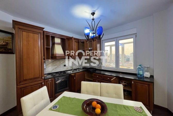 Tirane, jepet me qera apartament 2+1 Kati 8, 90 m² 900 € (Sheshi Wilson)