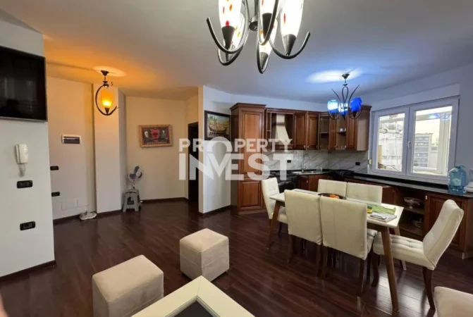 Tirane, jepet me qera apartament 2+1 Kati 8, 90 m² 900 € (Sheshi Wilson)