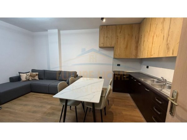 Tirane, shitet apartament 2+1 Kati 8, 77 m² 127.000 € (Unaza e Re)