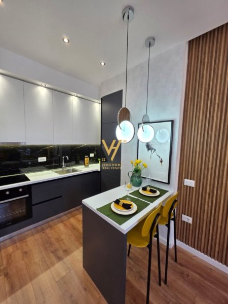 Tirane, jepet me qera apartament 1+1+Ballkon Kati 8, 74 m² 900 € (VASIL SHANTO)