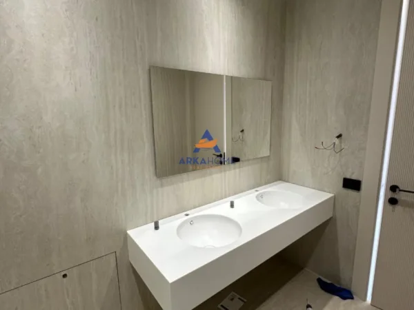 Tirane, jepet me qera ambjent biznesi Kati 2, 428 m² 12.000 € 