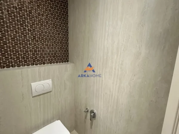 Tirane, jepet me qera ambjent biznesi Kati 2, 428 m² 12.000 € 