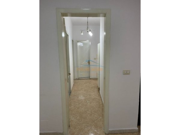 Tirane, jepet me qera apartament 2+1 Kati 4, 102 m² 750 € 